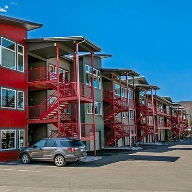 Exterior of Red Table Apartments in Gypsum CO
