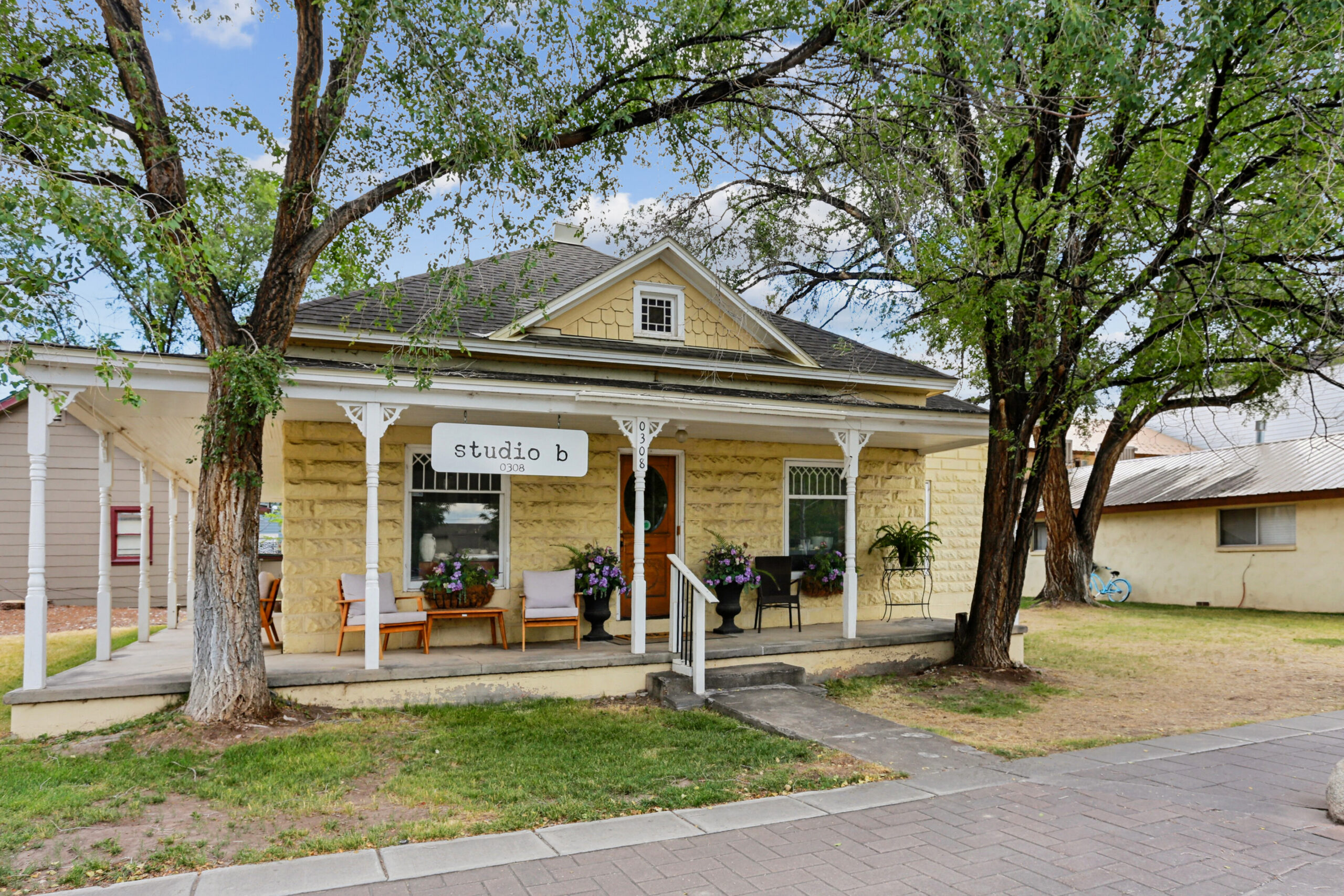 Studio B front porch in Eagle CO