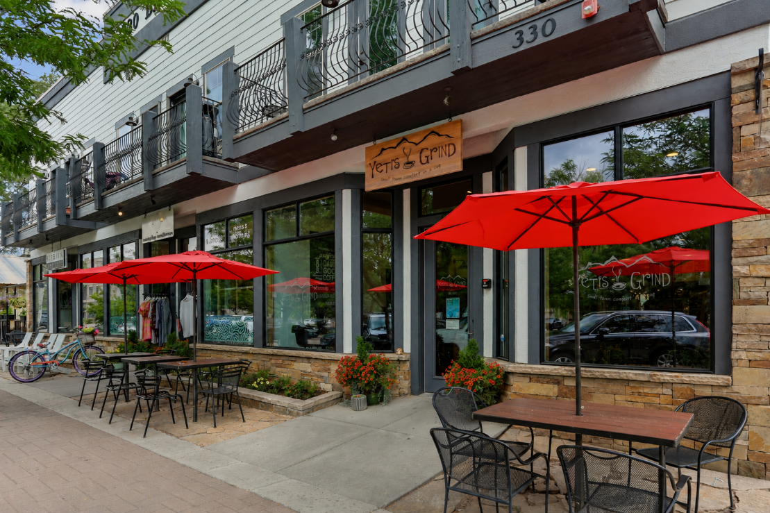 Yetis Grind coffee shop patio seating